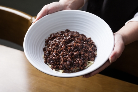 uni zhajjang, jajangmyeon, black-bean-sauce noodlesの写真素材