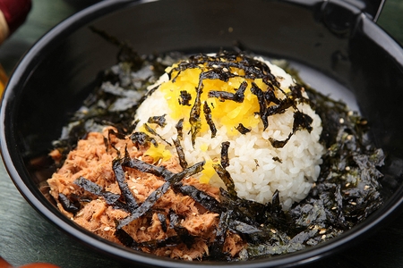 Chamchi riceball aka Onigiriの写真素材