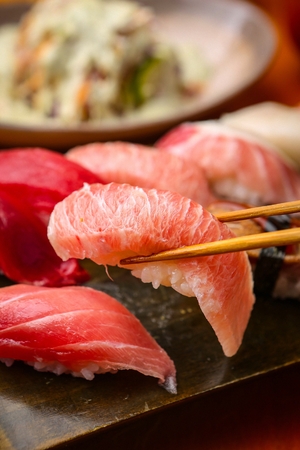 tuna sushiの写真素材