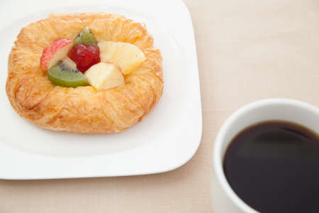 Coffee cup and croissantの写真素材
