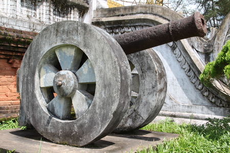 Antique canon in  Kambawzathardi golden palace in Bago, Myanmar.のeditorial素材