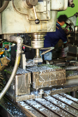 Lathe Turning the metal industry to produce and crafts.