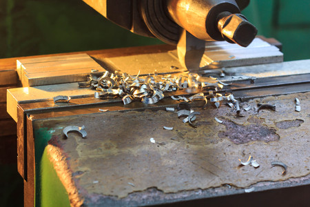 Lathe Turning the metal industry to produce and crafts.