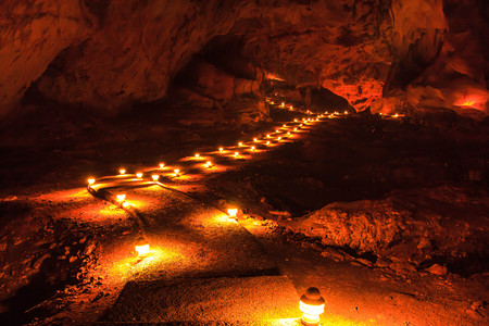 Surat Thani, Thailand - July 3 rd, 2016 : walkway cave in khamin cave National Park, Surat Thani, Thailandのeditorial素材