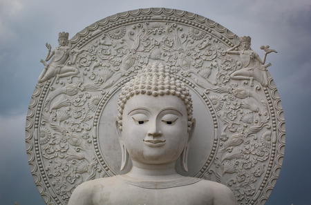 white Buddha statueの写真素材