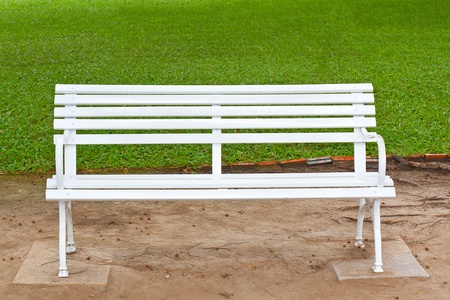 white bench in parkの写真素材