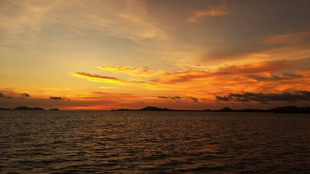 Evening sunset by the sea.の素材