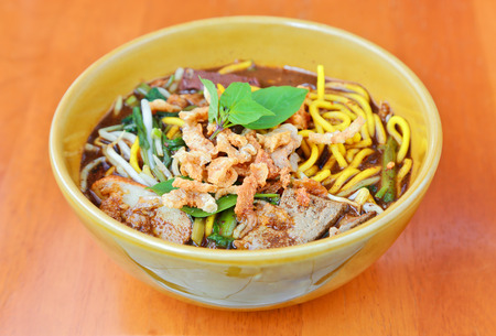 Thai Food - Yellow Noodle with Pork