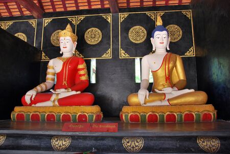 Buddha Statue in Wat Chedi Luang Architecture  Statues,Creations Statueのeditorial素材