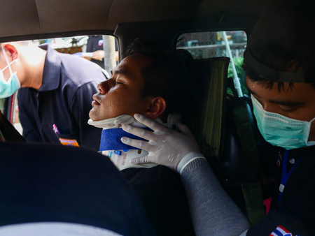 Emergency medical technicians are transporting the traumatic patient from car accident by using KEDのeditorial素材
