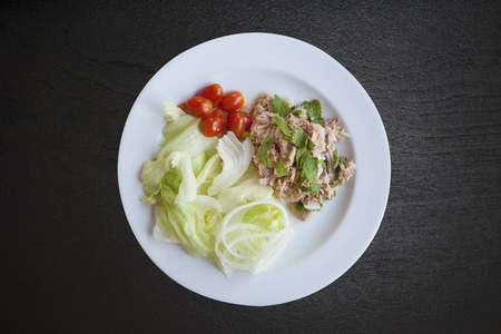 fresh chopped tuna salad with spinachの写真素材