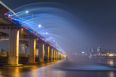 Seoul city skyline and Fountain at Banpo Bridge, Seoul, South Koreaのeditorial素材