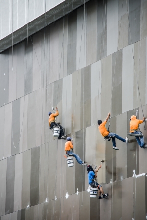 The workers clean up the building, thailandのeditorial素材