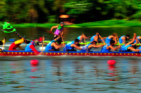 Oarsmans in Thai traditional long boats competition, one of Thailand amazing cultureのeditorial素材