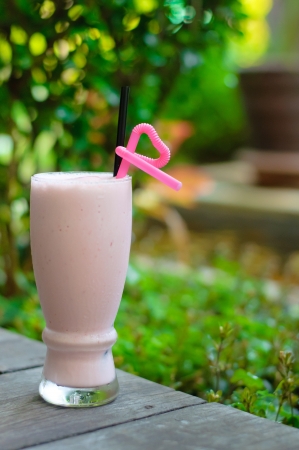 Strawberry smoothie with fresh berriesの写真素材