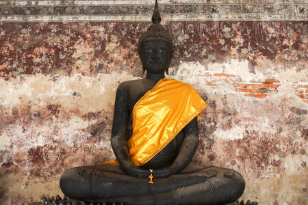 BANGKOK - THAILAND - JUNE 17 : Black buddha ancient at wat suthat thepwararam ratchaworamahawihan on June 17, 2014 in Bangkok, Thailand.のeditorial素材