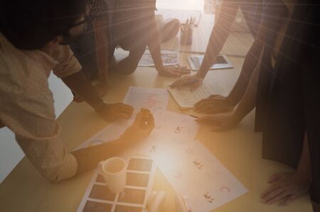 Plan a meeting job. In planning meetings. Presenting the plan at a meeting. Put forward a plan at the meeting.の写真素材