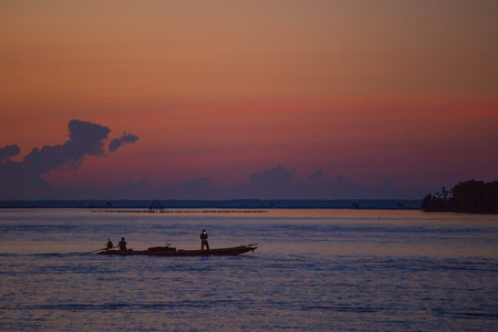 Fishing boats leave for fishing in the morning.の写真素材