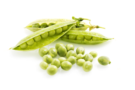 Fresh green peas isolated on white backgroundの写真素材