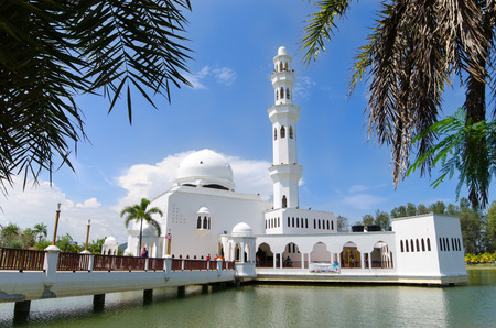 Terengganu, Malaysia - April 11, 2015: The Tengku Tengah Zaharah Mosque or the Floating Mosque is the first real floating mosque in Malaysia. It is situated in Kuala Ibai Lagoon near the estuary of Kuala Ibai River, 4 km from Kuala Terengganu Town.のeditorial素材