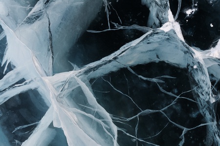 The structure of the deep and clear river ice with deep cracks