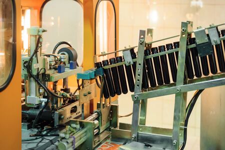 Conveyor for preforms blowing machine