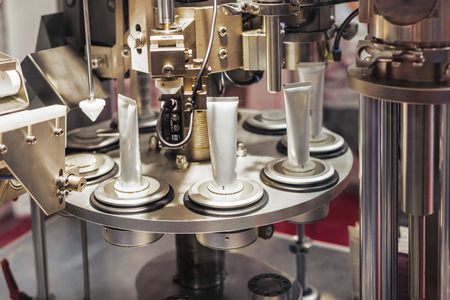 Automatic machine for filling tubes.の写真素材