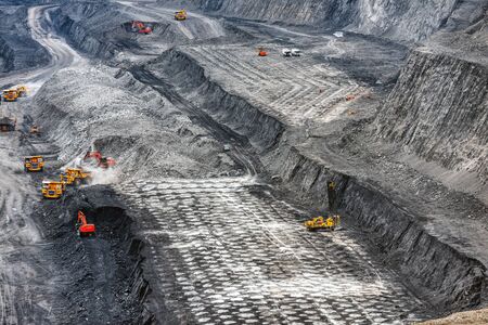 Large quarry with many horizons and ledges.