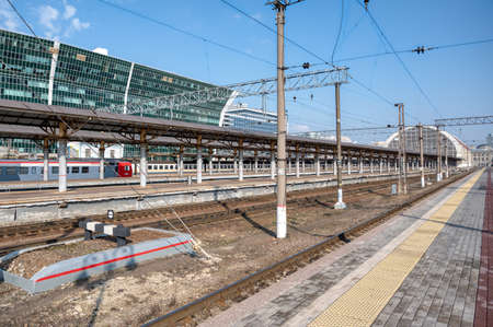 Railway tracks of the Kiev railway station. The open part of the platform.のeditorial素材