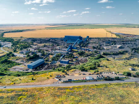 Industrial buildings and structures. Extraction and processing of coal.