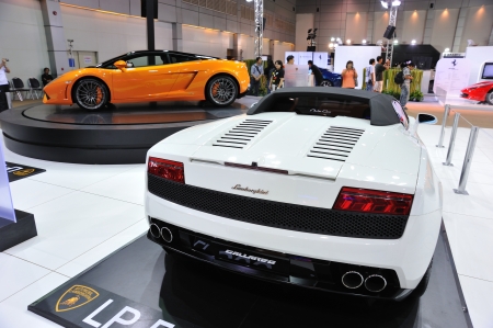 NONTHABURI, THAILAND - MAY 21: The Lamborghini Gallardo Bicolore in Supercar & Import car Show on May 21, 2011 in Nonthaburi, Thailand. のeditorial素材