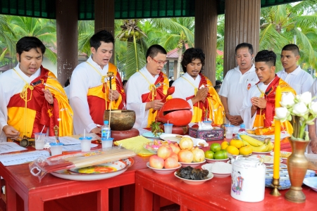 CHONBURI, THAILAND - OCTOBER 04: Unidentified monks perform a ceremony during the "Nine Emperor Gods Festival" on October 04, 2013 in Chonburi, Thailand. This Festival is also known as "Vegetarian Festival" or "Je".のeditorial素材
