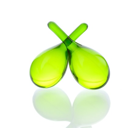 green hair vitamin oil serum capsule isolated on white background
の写真素材