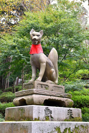 Fox statue in Fushimi Inari Taisha Shrine in Kyoto Japanのeditorial素材