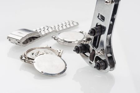 watch case screw back opener
