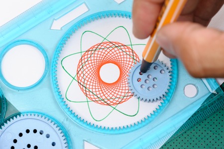 Drawing the spirograph pattern with spirograph kit