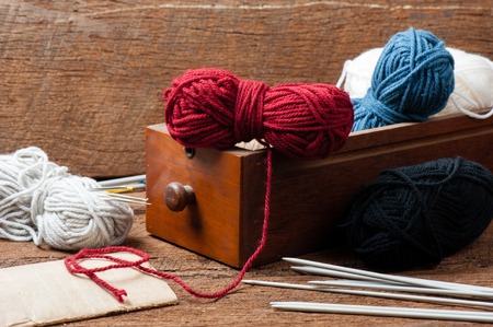 equipment for knitting and crochet (crochet hook, yarn, wool, needle)