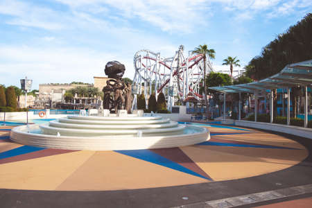 SINGAPORE - MAY 10, 2019: Statue of actors and directors in Universal Studios. Universal Studios is famous theme park located on Sentosa Island, Singapore.のeditorial素材