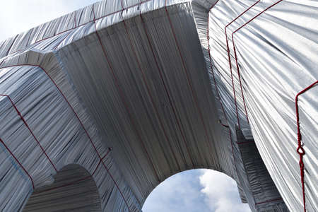 Paris, France. September 19, 2021. Christo and Jeanne-CLaude âs temporary work ãArc de Triomphe Wrappedãのeditorial素材