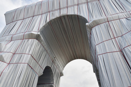 Paris, France. September 19, 2021. Christo and Jeanne-CLaude âs temporary work ãArc de Triomphe Wrappedãのeditorial素材