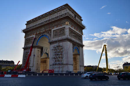 Paris, France. October 5, 2021. Christo and Jeanne-CLaude âs temporary work âArc de Triomphe Wrappedâ is over and is being cleaned up.のeditorial素材