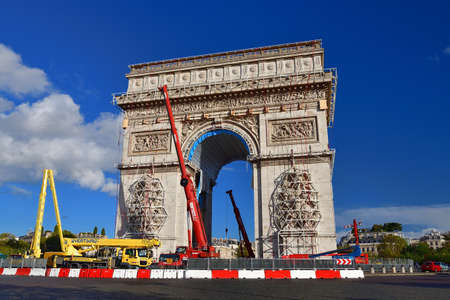 Paris, France. October 5, 2021. Christo and Jeanne-CLaude âs temporary work âArc de Triomphe Wrappedâ is over and is being cleaned up.のeditorial素材