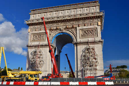 Paris, France. October 5, 2021. Christo and Jeanne-CLaude âs temporary work âArc de Triomphe Wrappedâ is over and is being cleaned up.のeditorial素材