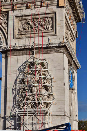 Paris, France. October 5, 2021. Christo and Jeanne-CLaude âs temporary work âArc de Triomphe Wrappedâ is over and is being cleaned up.のeditorial素材