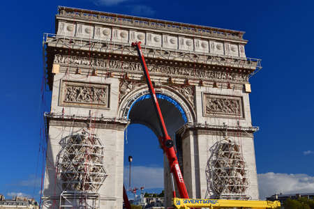 Paris, France. October 5, 2021. Christo and Jeanne-CLaude âs temporary work âArc de Triomphe Wrappedâ is over and is being cleaned up.のeditorial素材