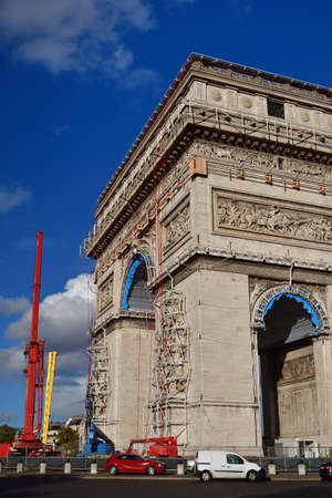 Paris, France. October 5, 2021. Christo and Jeanne-CLaude âs temporary work âArc de Triomphe Wrappedâ is over and is being cleaned up.のeditorial素材