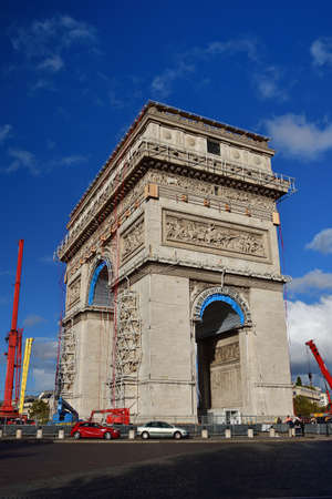 Paris, France. October 5, 2021. Christo and Jeanne-CLaude âs temporary work âArc de Triomphe Wrappedâ is over and is being cleaned up.のeditorial素材