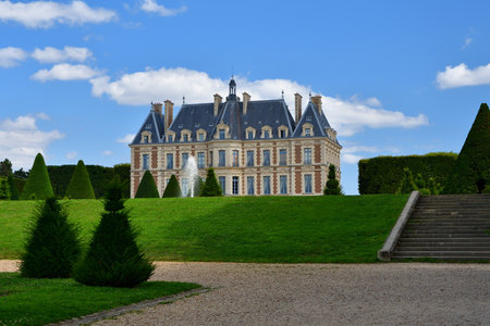 France, Hauts-de-Seine. The castle "ChÃ¢teau de Sceaux" in Sceaux Park. August 24, 2021.のeditorial素材