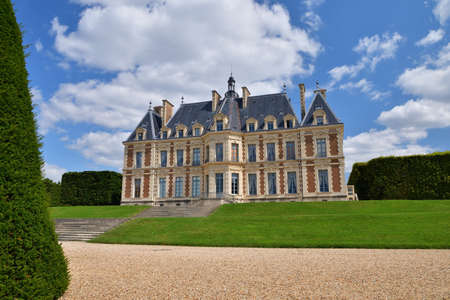 France, Hauts-de-Seine. The castle "ChÃ¢teau de Sceaux" in Sceaux Park. August 24, 2021.のeditorial素材