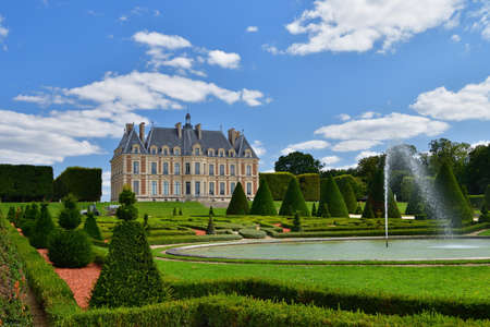 France, Hauts-de-Seine. The castle "ChÃ¢teau de Sceaux" in Sceaux Park. August 24, 2021.のeditorial素材